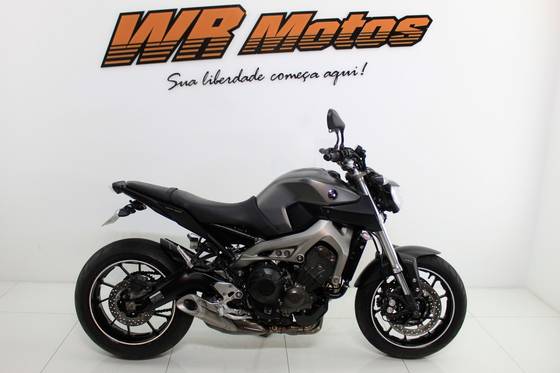 YAMAHA MT-09 YAMAHA MT-09
